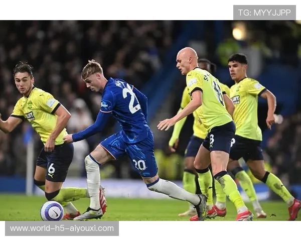 切尔西阵地战开花，帕尔默推射扩大比分